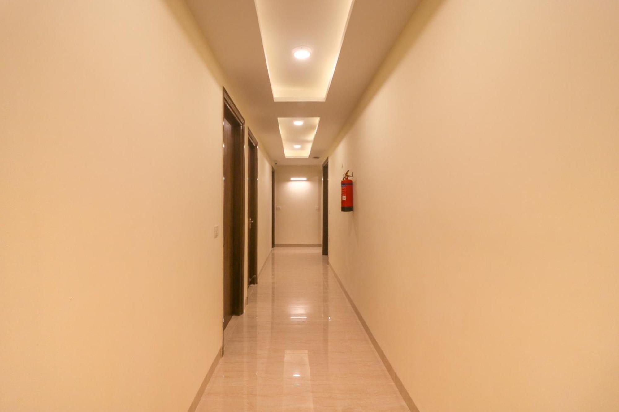 Super Hotel O Comfort Residency Near Artemis Hospital Gurgaon Extérieur photo