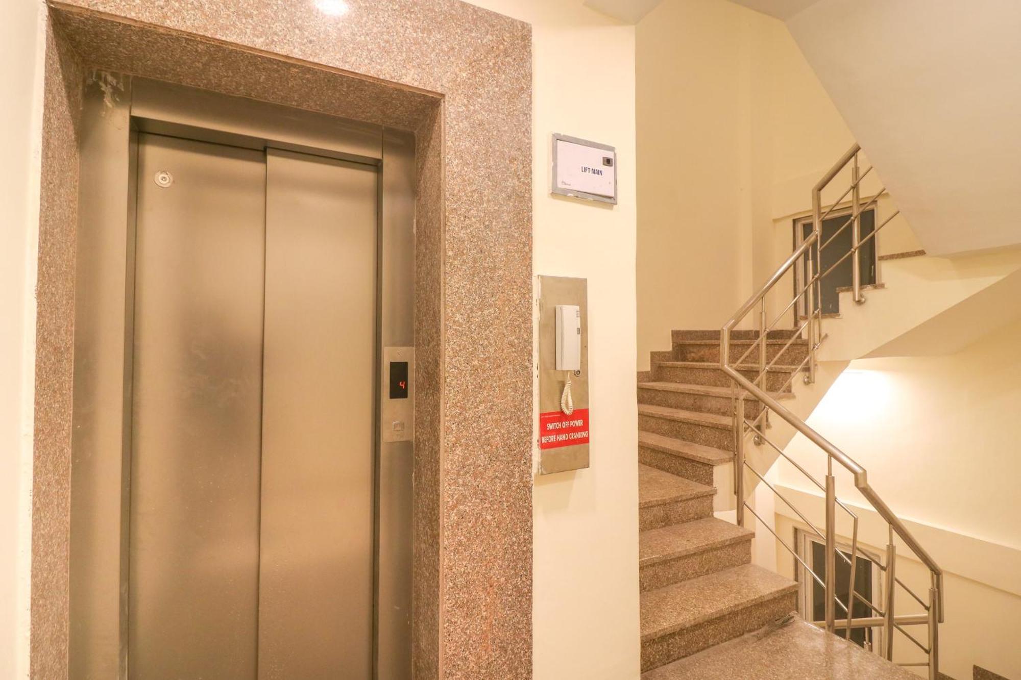 Super Hotel O Comfort Residency Near Artemis Hospital Gurgaon Extérieur photo