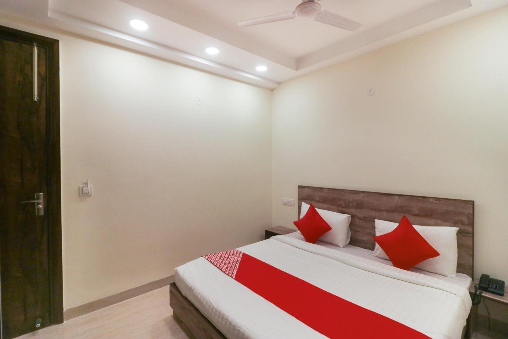 Super Hotel O Comfort Residency Near Artemis Hospital Gurgaon Extérieur photo