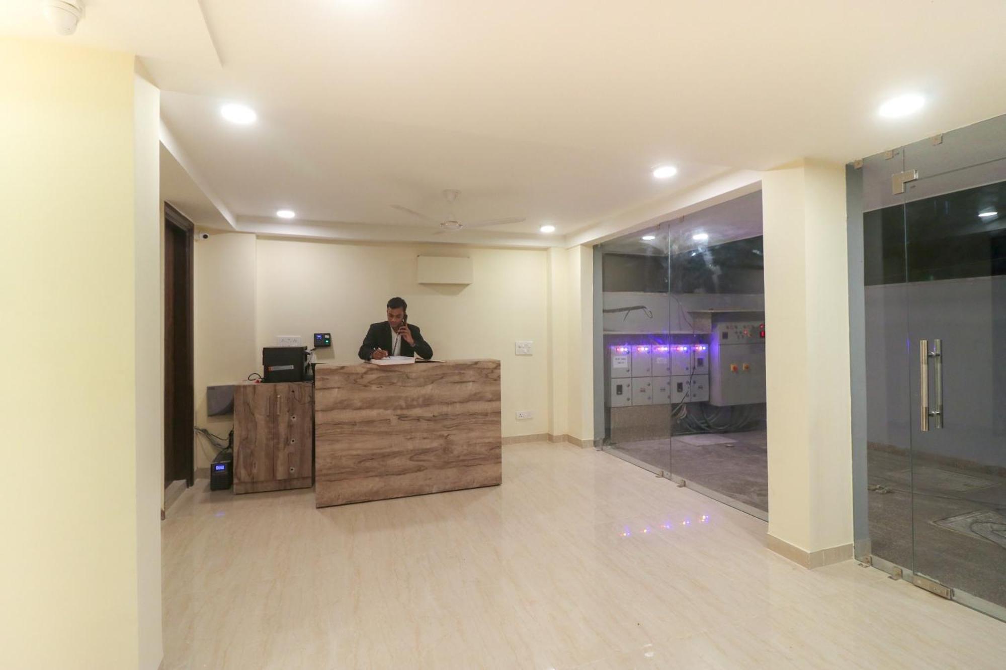 Super Hotel O Comfort Residency Near Artemis Hospital Gurgaon Extérieur photo