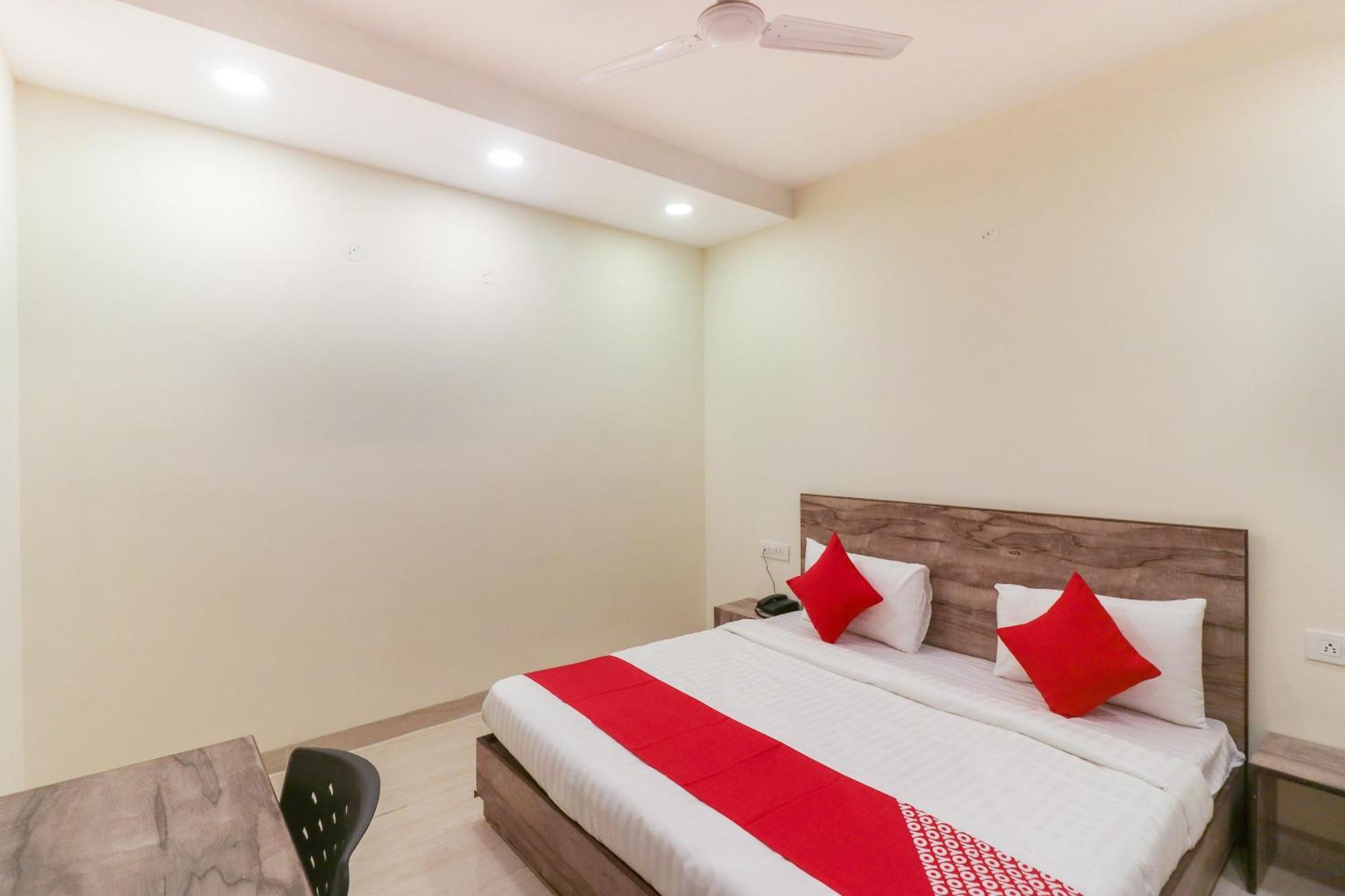 Super Hotel O Comfort Residency Near Artemis Hospital Gurgaon Extérieur photo