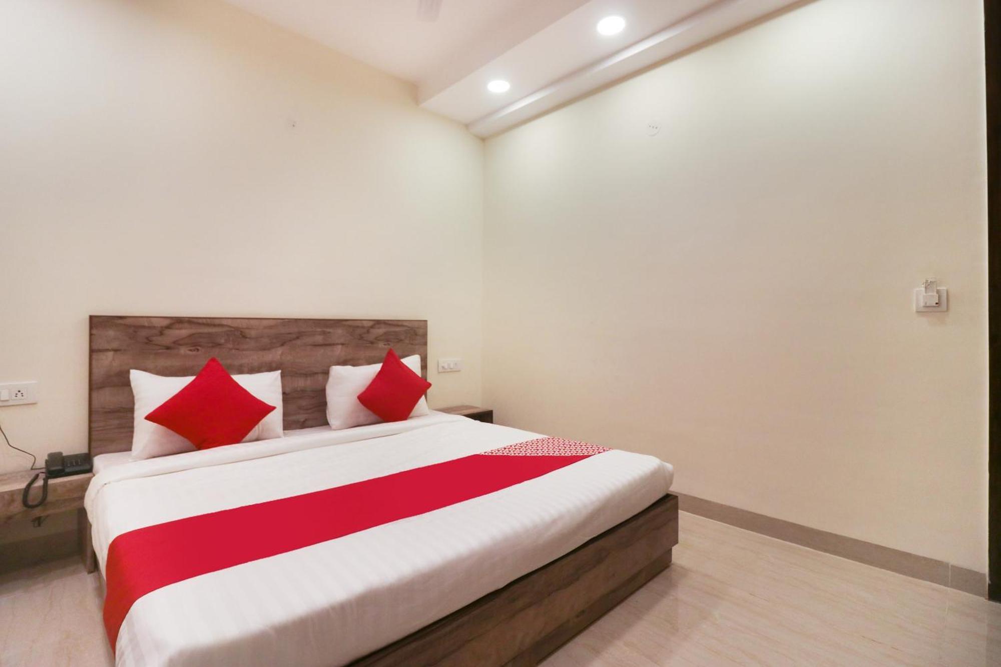 Super Hotel O Comfort Residency Near Artemis Hospital Gurgaon Extérieur photo