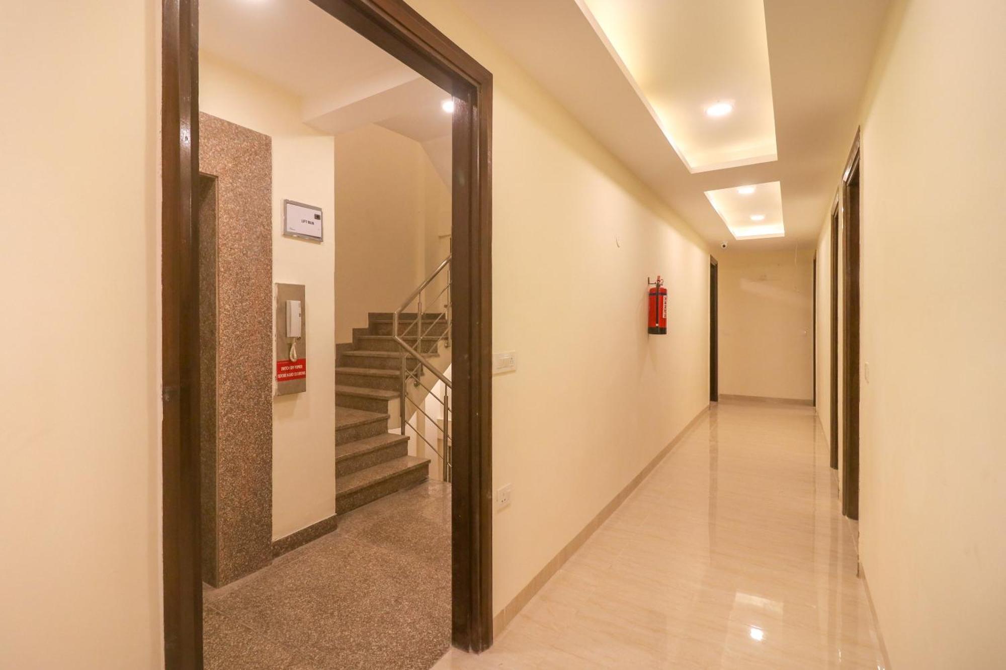 Super Hotel O Comfort Residency Near Artemis Hospital Gurgaon Extérieur photo